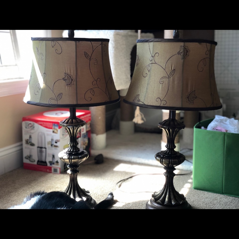 Lamps 25”